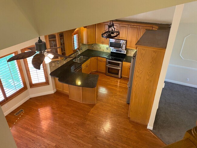 Building Photo - 4 Bed 2 1/2 Bath Home in Sandy