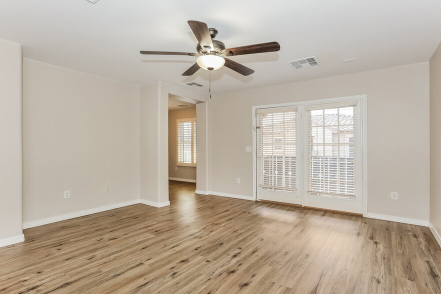 Building Photo - 820 S Adam Way