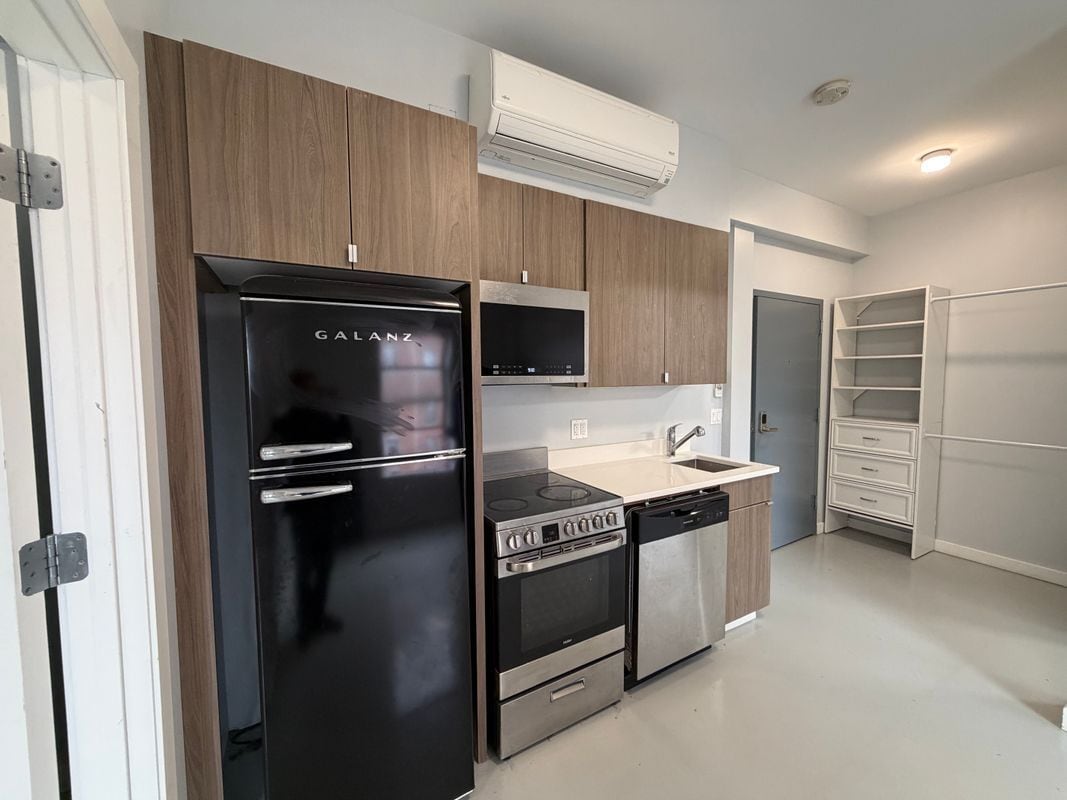 Building Photo - 4700 N Racine Ave