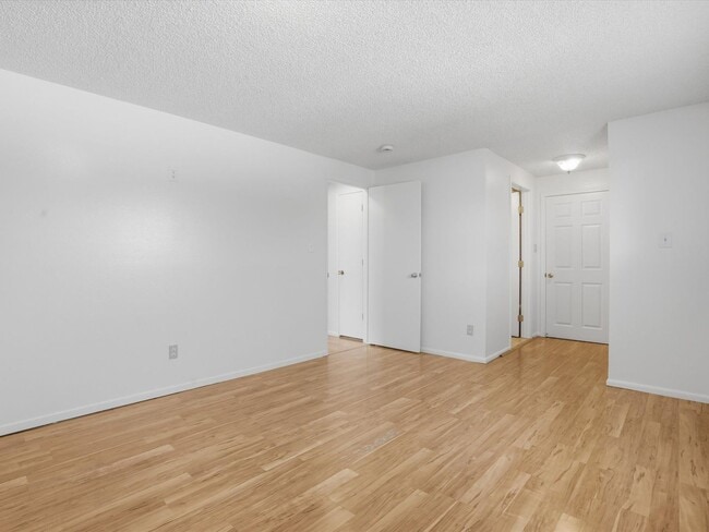 Building Photo - Upgraded Sparks Home