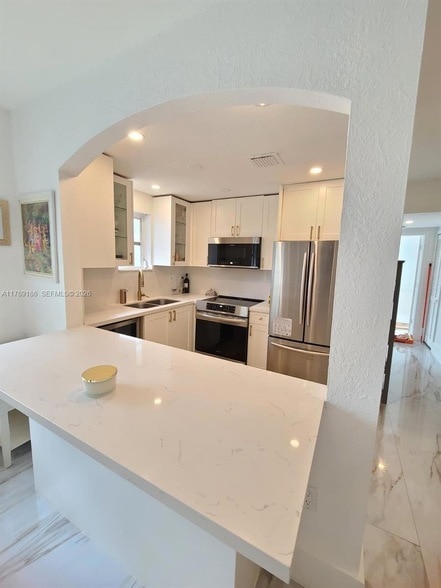 Building Photo - 760 Euclid Ave