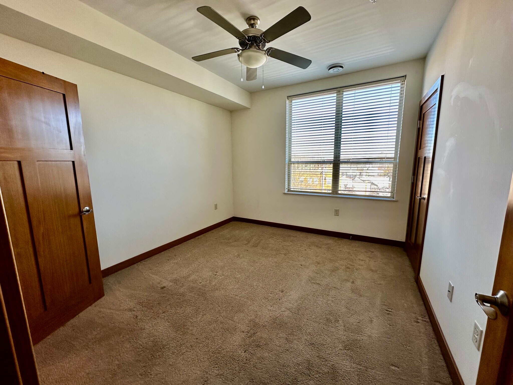 Building Photo - 1917 Monroe St