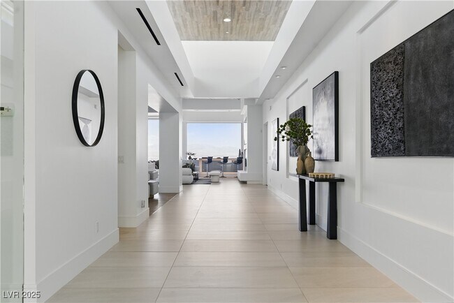 Building Photo - 667 Palisade Rim Dr