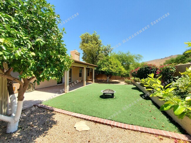 Building Photo - PINNACLE HILL RENTAL WITH MTN VIEWS, FIREP...