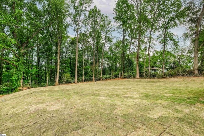 Building Photo - 610 N Shamrock Ave