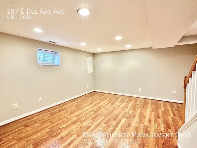 Building Photo - 107 E Del Ray Ave