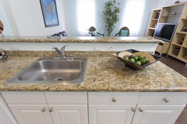 Building Photo - 150 SE 3rd Ave