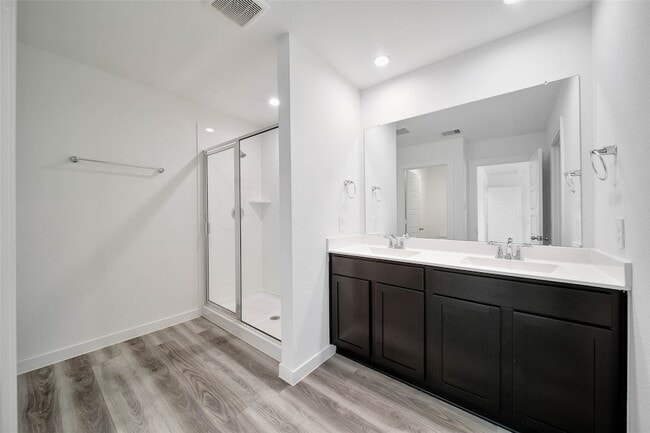 Building Photo - 12310 Greenwood Gate Dr