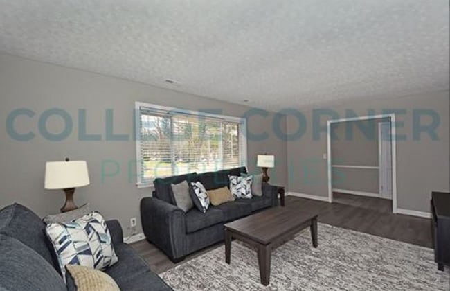 Building Photo - 1456 Brookwood Dr