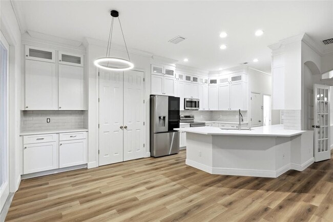 Building Photo - 912 Waterside Dr