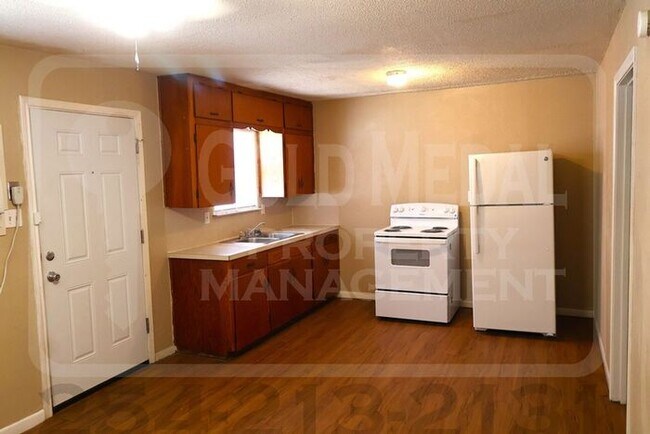 Building Photo - 926 J R Ct