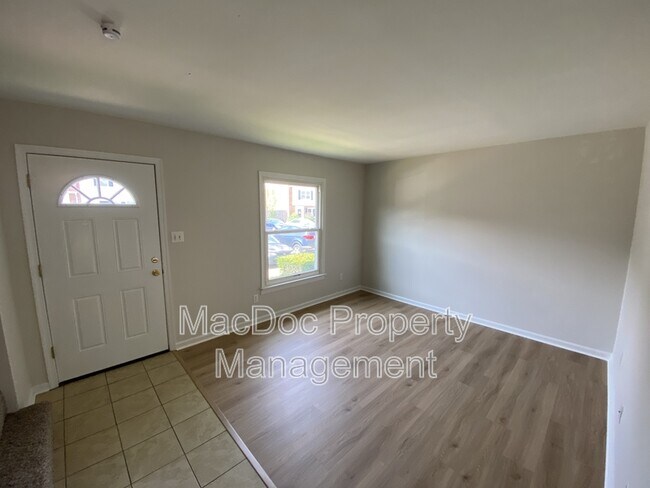 Building Photo - 128 Hickok Cir