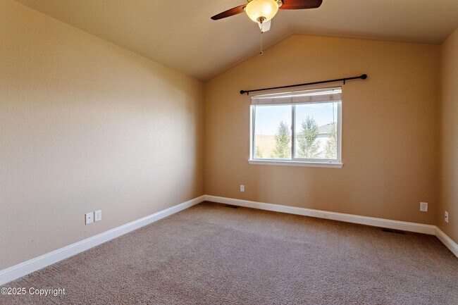 Building Photo - 4 Bedrooms, 3.5 Bathrooms, 2 Car Garage Home Fore Rent In Remington Estates