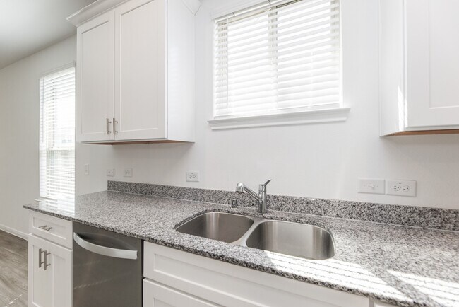 Building Photo - 21119 Sherrell Bay Dr