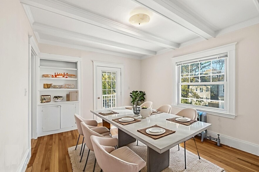 Building Photo - 44 Irving St