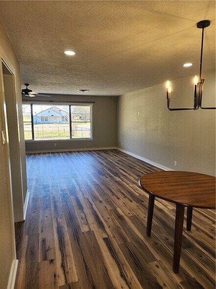 Building Photo - 12877 E State Hwy 21