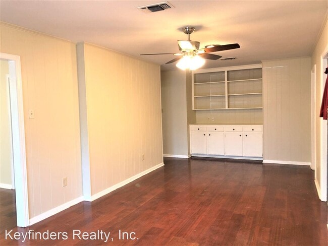 Building Photo - 4 br, 2 bath House - 2860 Donald Drive