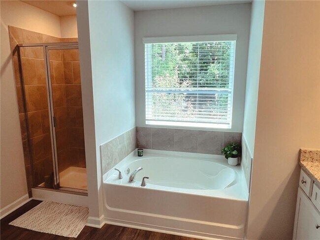 Building Photo - 109 Cedar Wood Trce