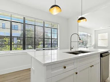 Building Photo - Fall Semester Move-In | Spacious 5BR Home in Ridgewood Park