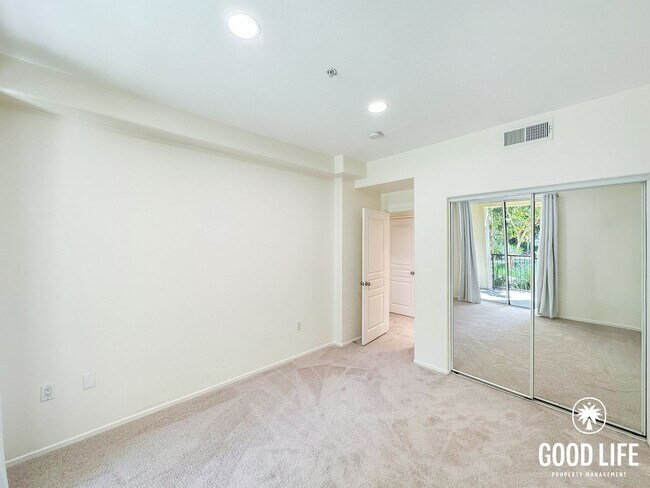 Building Photo - OC: Spacious 2BD/2.5BA Condo in Irvine with Resort-Style Amenities, Private Balcony & In-Unit Lau...
