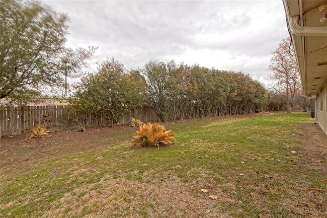 Building Photo - 1007 Markham Ln