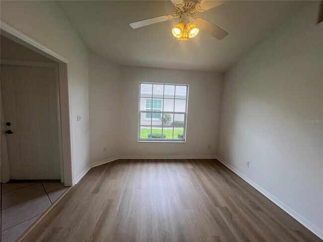 Building Photo - 4396 Fairway Dr
