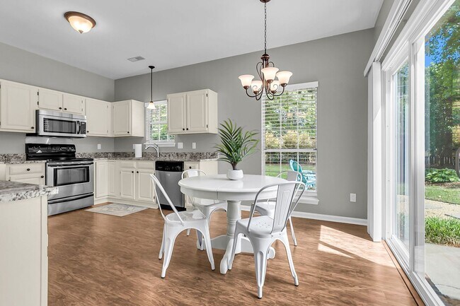 Building Photo - Coastal Convenience in the Heart of Mount Pleasant