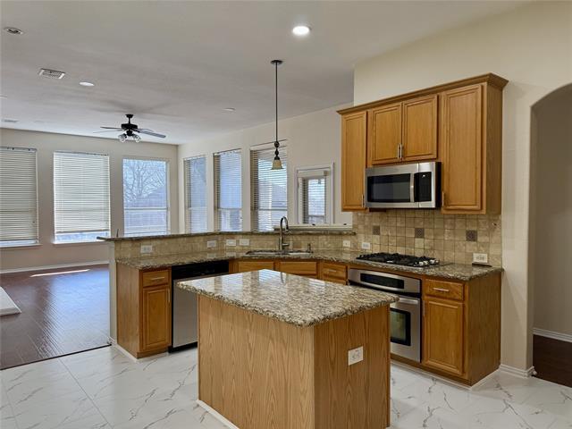 Building Photo - 131 Fallkirk Dr