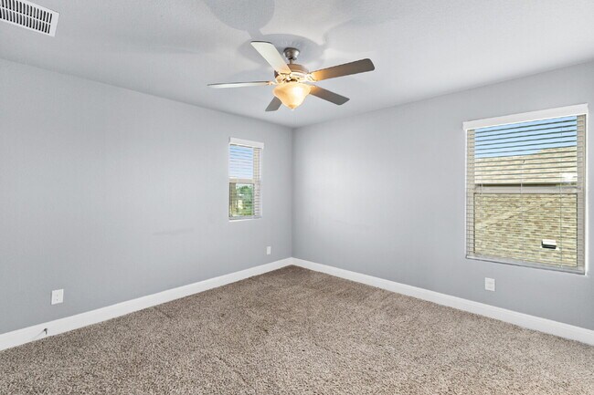 Building Photo - 10106 Macarthur Way