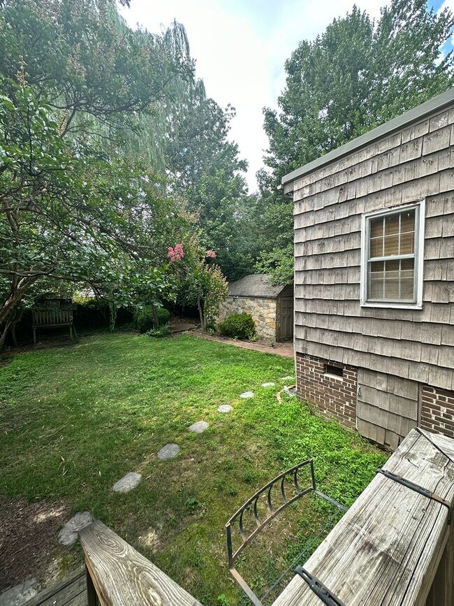 Building Photo - 2702 Ridge Rd Dr