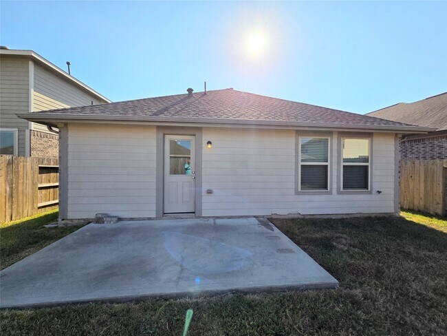 Building Photo - 23748 Woodgreen Terrace Dr