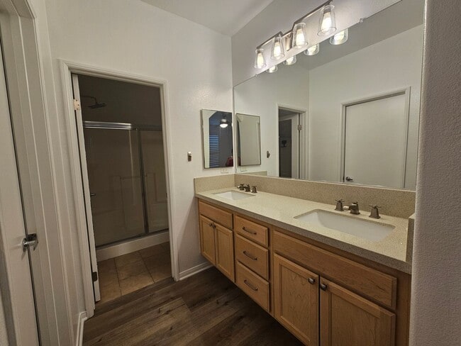 Building Photo - SENIOR 55+ COMMUNITY BEAUTIFUL 2BED/2BATH