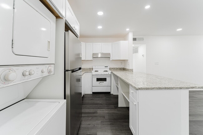 Building Photo - 233 Brittany F