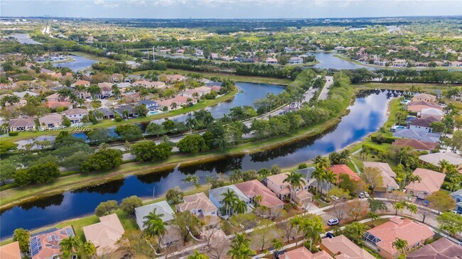 Building Photo - 1042 Bluewood Terrace