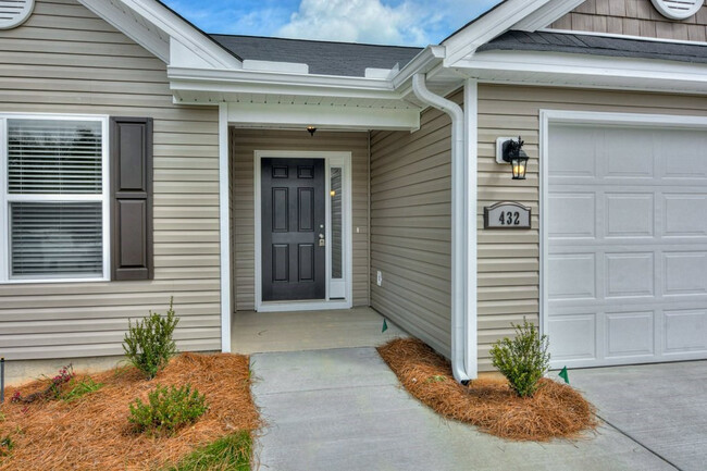 Building Photo - 491 Amesbury Dr