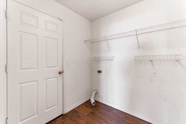 Building Photo - 15321 Harrowgate Way