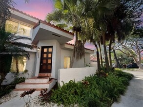 Building Photo - 10944 SW 75th Terrace