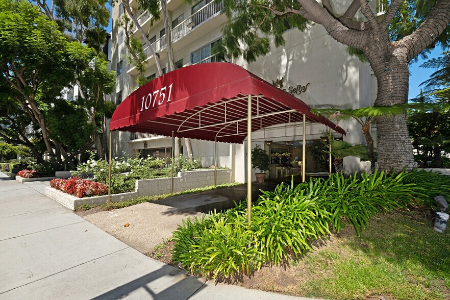 Building Photo - 10751 Wilshire Blvd