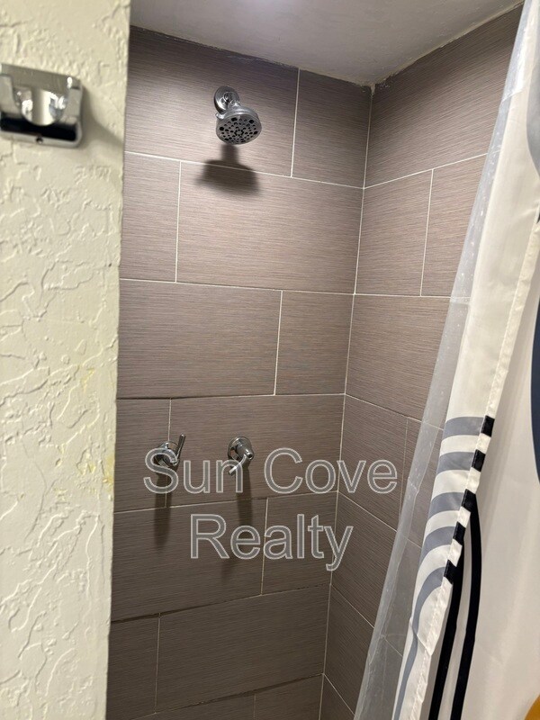 Building Photo - 1216 E 17th Ave