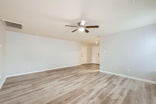 Building Photo - 6602 Fairbrook Park Ln