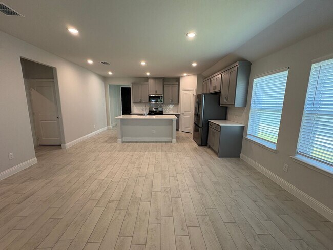 Building Photo - Amazing Lagoon Style Community!