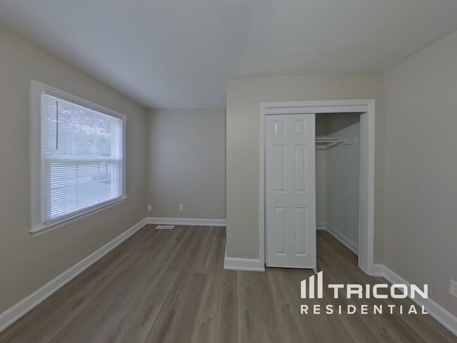 Building Photo - 8434 Barncliff Rd