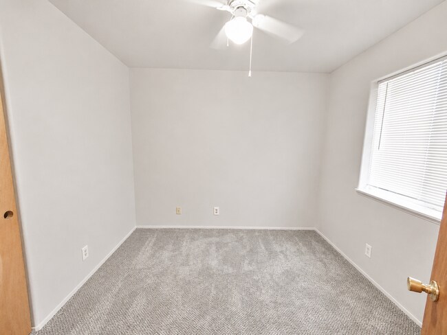 Building Photo - 2950 NE Nikki Ct