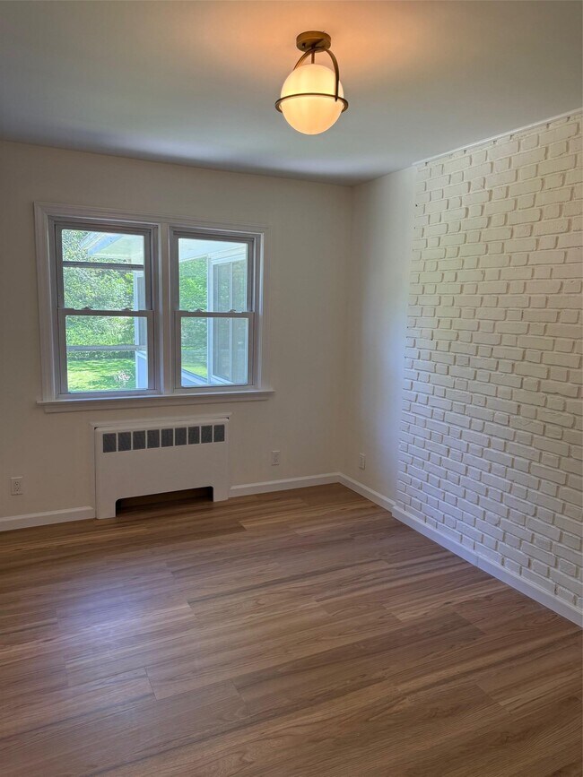 Building Photo - 135 Worthington Rd
