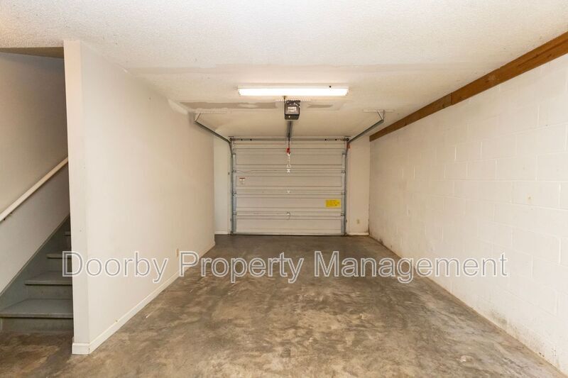 Building Photo - 6330 Harrison Ooltewah Rd