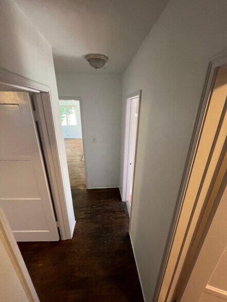 Building Photo - 10810 Camarillo St