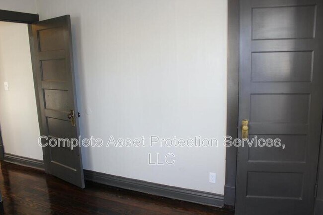 Building Photo - 6752 Woodmar Ave