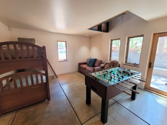 Building Photo - Custom Home Steps From Big Bear Lake