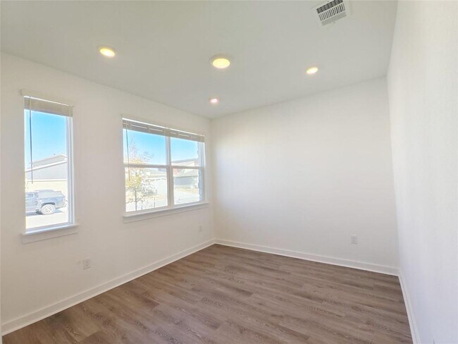 Building Photo - 7417 Sagira Path