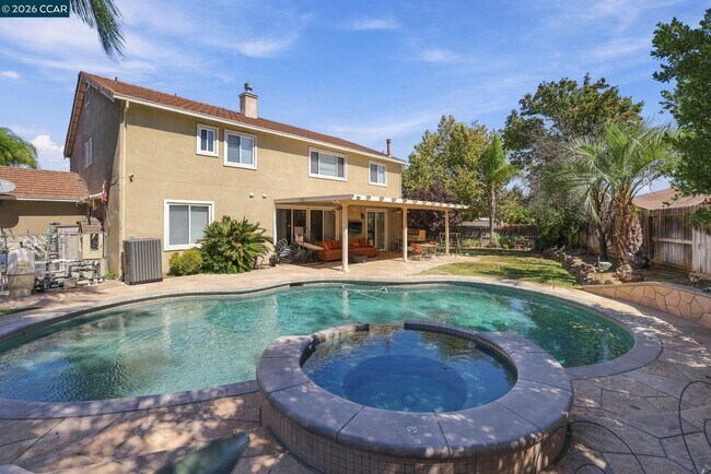Building Photo - 204 Millbrook Dr